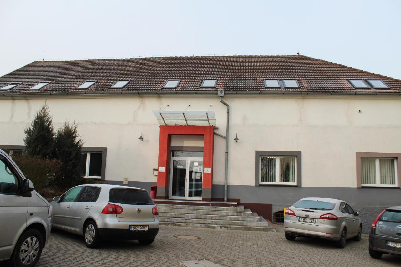 Ubytovani Na Spejcharu, Zelevcice Slaný Kültér fotó